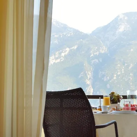 Hotel Alexakis & Loutra Ipatis