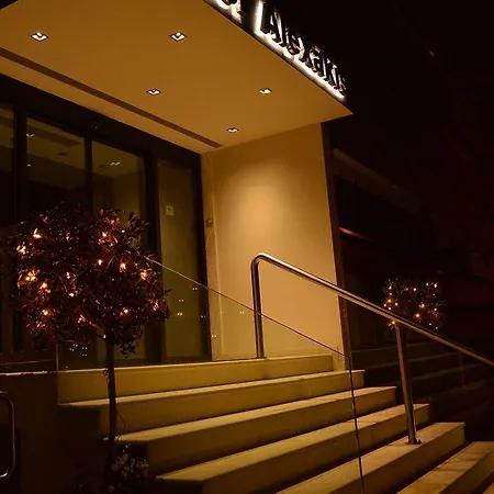 Otel Alexakis & 3*
