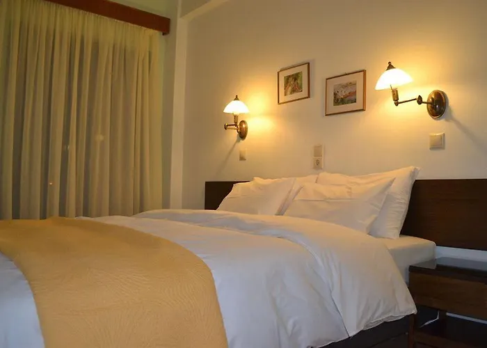 Alexakis & Ξενοδοχείο 3*