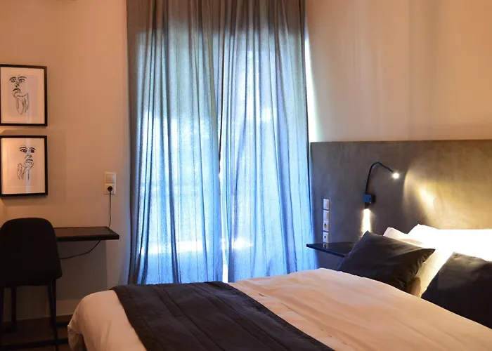 Alexakis & Ξενοδοχείο Λουτρά Υπάτης