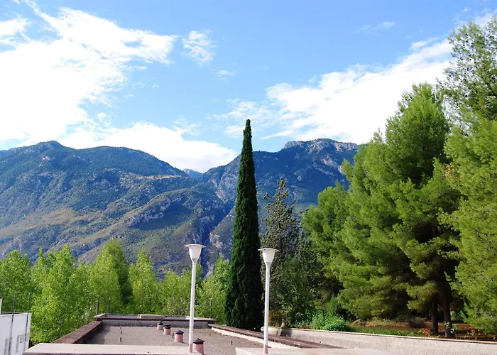 Ξενοδοχείο Alexakis & Λουτρά Υπάτης